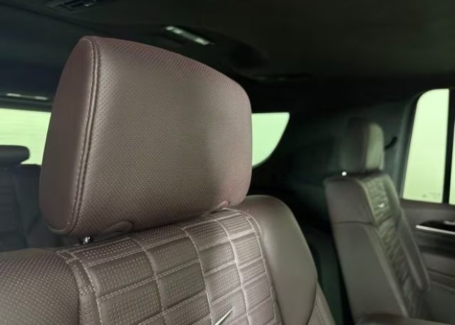 2023 Cadillac Escalade ESV Premium Luxury Platinum