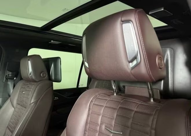 2023 Cadillac Escalade ESV Premium Luxury Platinum